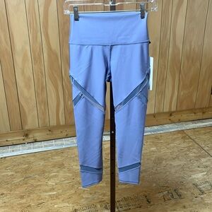 Alo yoga mesmerize capri